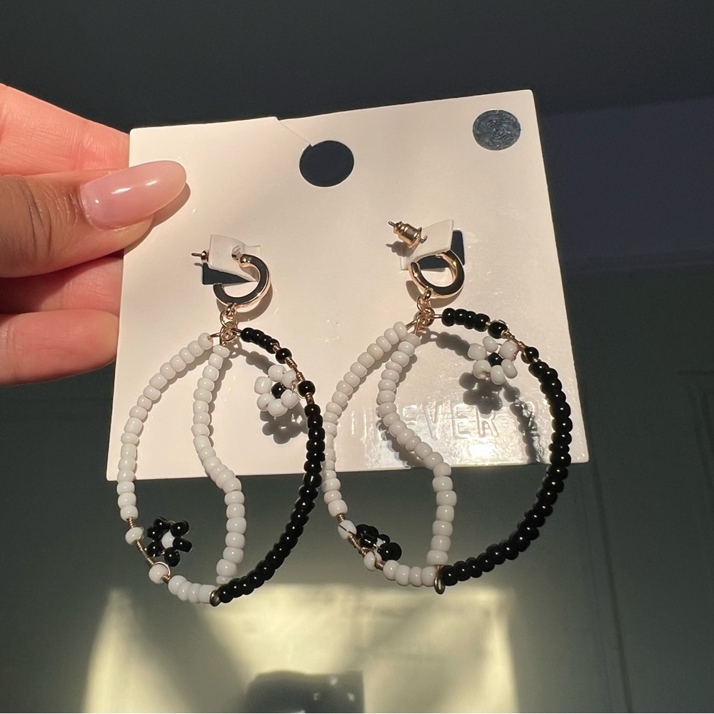 FOREVER21 Black & White Peace Flower Beaded Gold Dangly Hoop Lightweight Earring - Picture 8 of 15